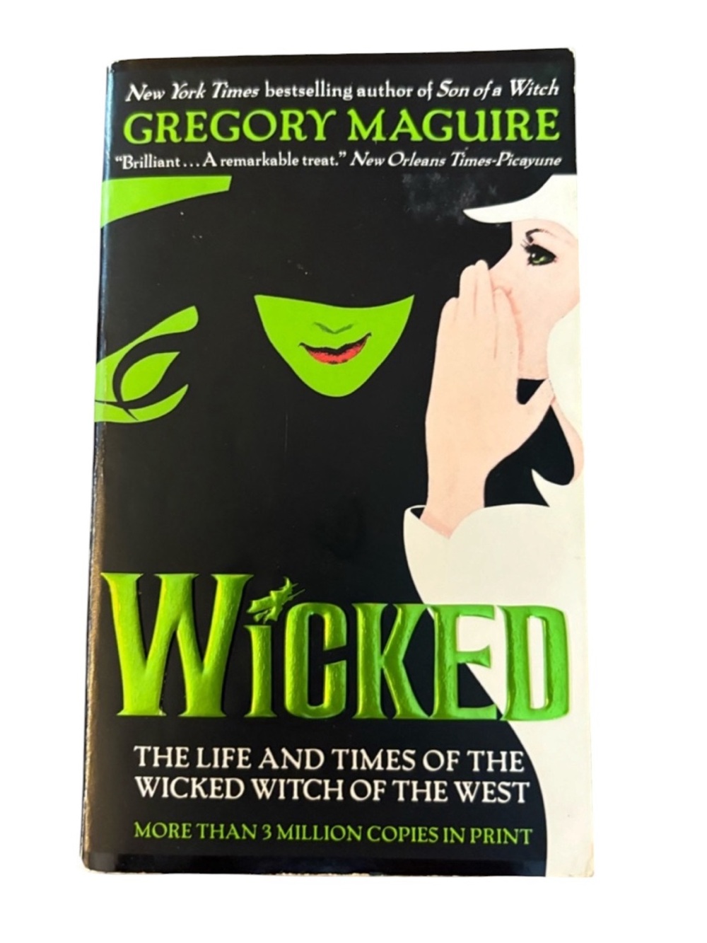 💚 Collecters Edition 1st Print Paperback - Wicked - Sprayed Green Edges - Novel